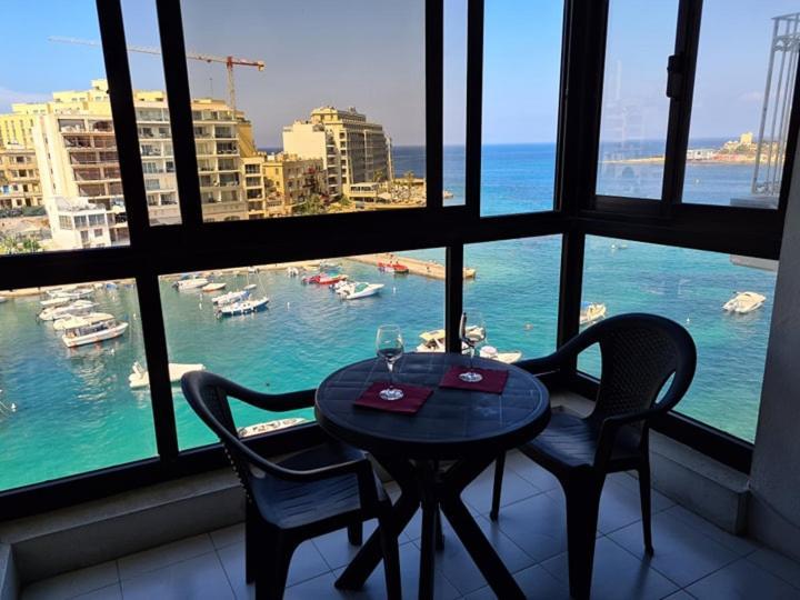 Spinola Bay Sea Front Apt 6 Saint Julian's Exterior photo
