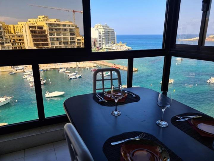 Spinola Bay Sea Front Apt 6 Saint Julian's Exterior photo